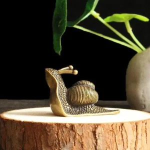 1pc Iron Decoration Object, Snail Design Decoration Craft For Home Bronze