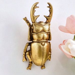 1pc Creative And Unique Gold Stag Beetle Shaped Wall Decoration, Handmade Picture Frame With Insect Accessory, Innovative Home & Party Insect Inspired Wall Decor, Niche Gift For Insect Lovers Gold