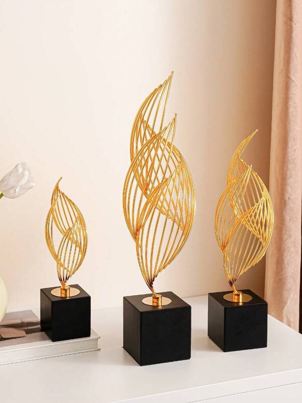 1pc Creative Gold-Colored Ornament, Home And Desk Decoration Gold